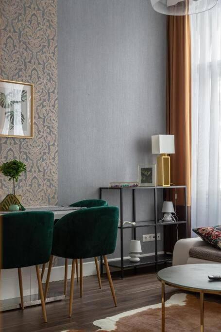 Chic, Captivating Space Budapest Eksteriør billede